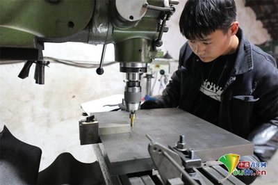 【決勝2020 鄉村振興看河南】馮莊:工廠開在家里 產品賣向全球