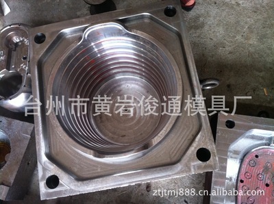 專業制造各種塑料模具、注塑模具與精密模具——臺州市黃巖俊通模具廠